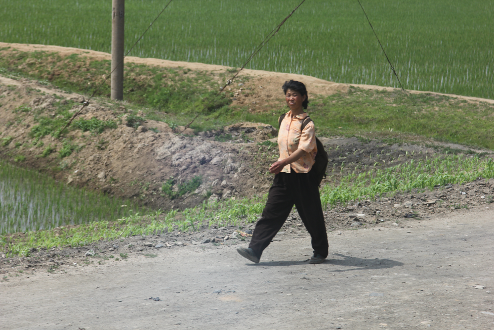 Eine Frau auf dem Land